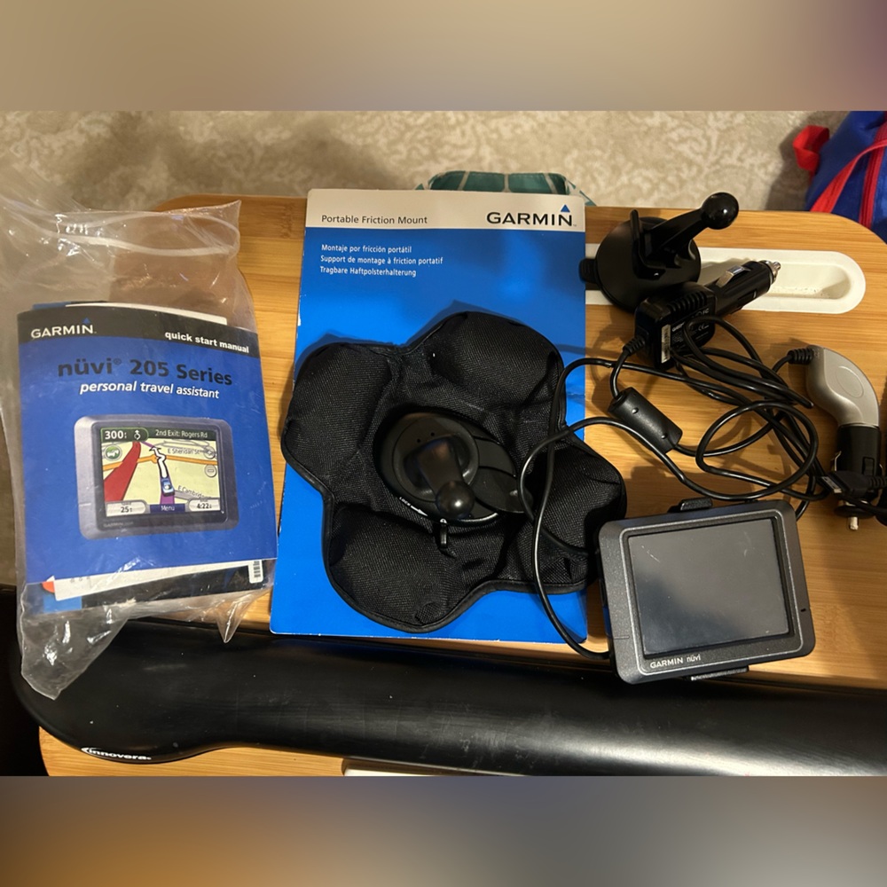Garmin, personal travel assistant Nuvi 205 series and accessories